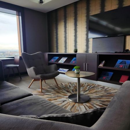 Hilton Doubletree Bogota Salitre Ar Ξενοδοχείο Εξωτερικό φωτογραφία The lounge at the airport