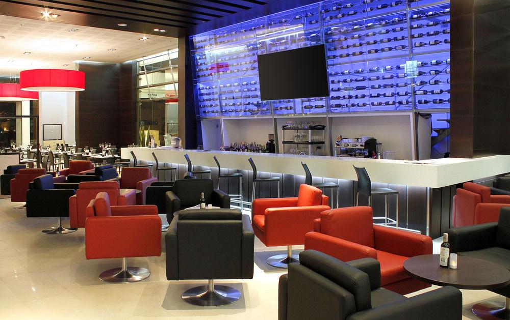 Hilton Doubletree Bogota Salitre Ar Ξενοδοχείο Εξωτερικό φωτογραφία The lounge at the airport