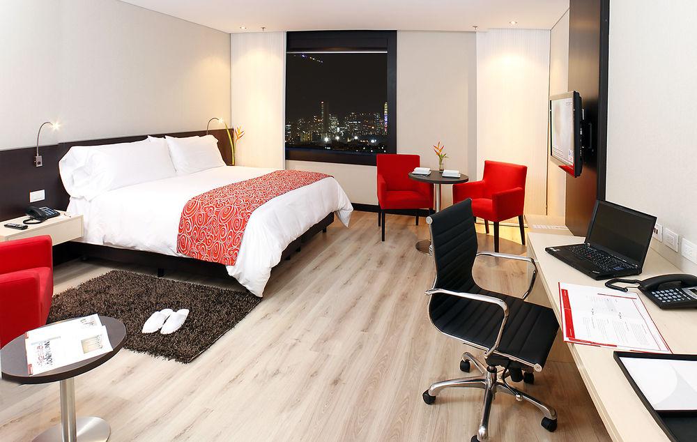 Hilton Doubletree Bogota Salitre Ar Ξενοδοχείο Δωμάτιο φωτογραφία A room at the hotel