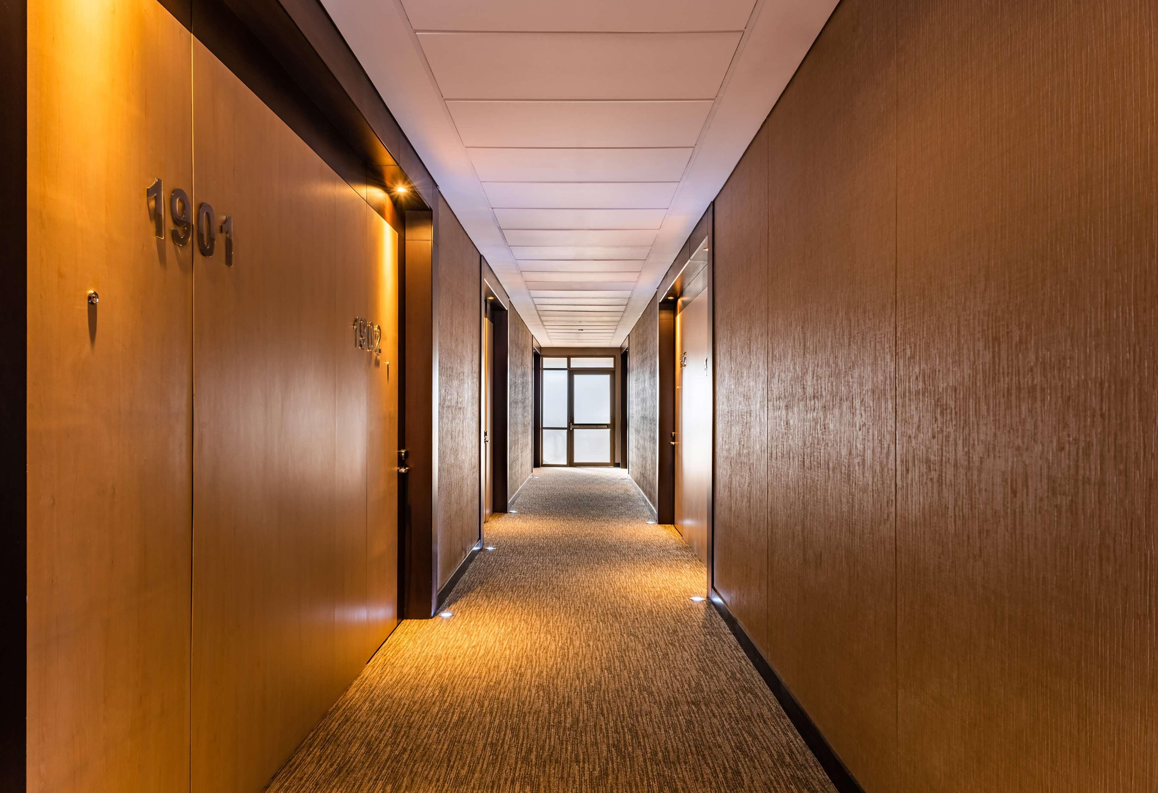 Hilton Doubletree Bogota Salitre Ar Ξενοδοχείο Εξωτερικό φωτογραφία A typical hotel corridor