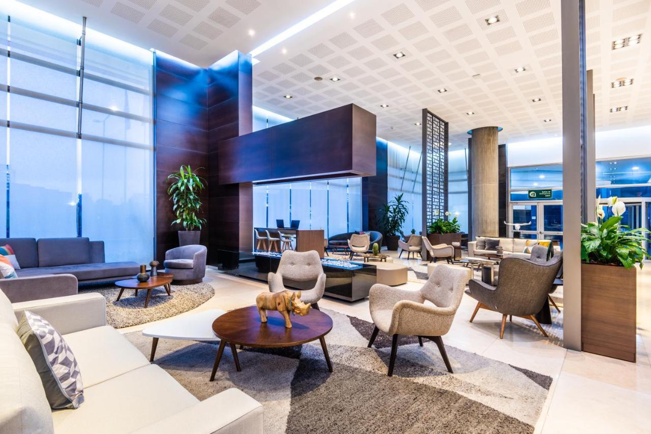 Hilton Doubletree Bogota Salitre Ar Ξενοδοχείο Εξωτερικό φωτογραφία The lounge at the airport