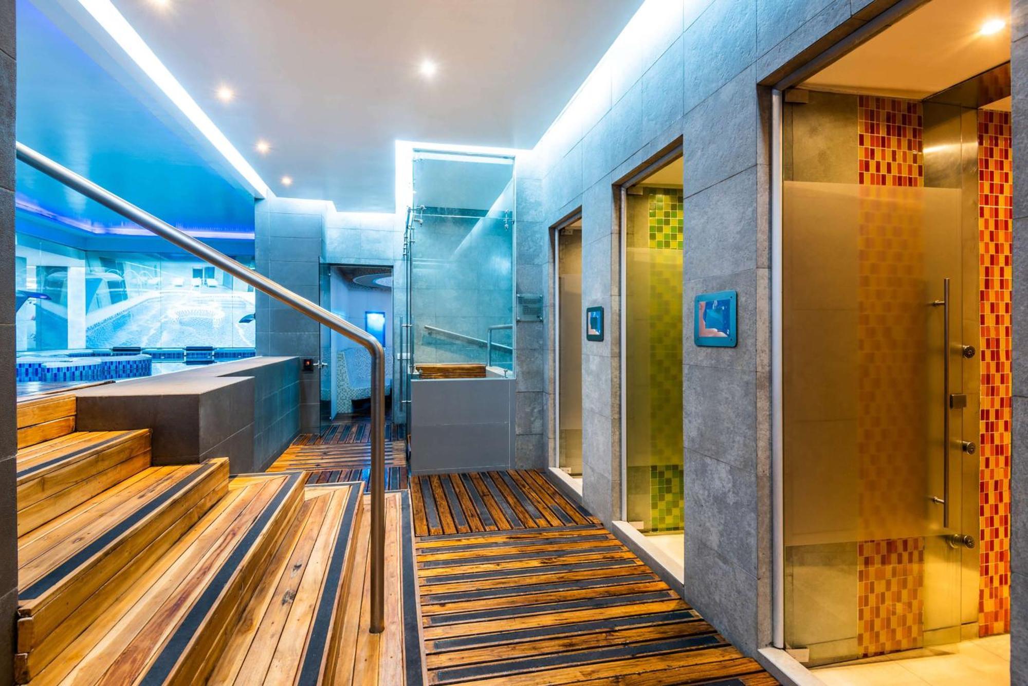Hilton Doubletree Bogota Salitre Ar Ξενοδοχείο Εξωτερικό φωτογραφία The interior of the hotel