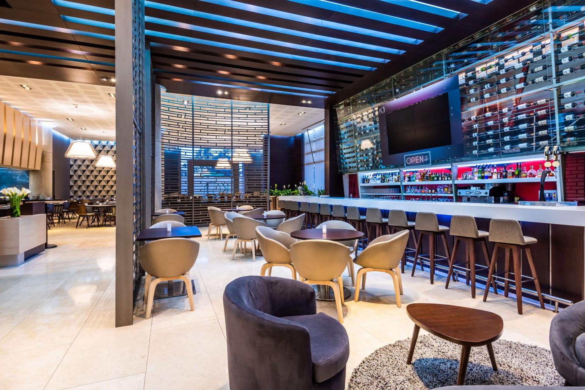 Hilton Doubletree Bogota Salitre Ar Ξενοδοχείο Εξωτερικό φωτογραφία The lounge at the airport