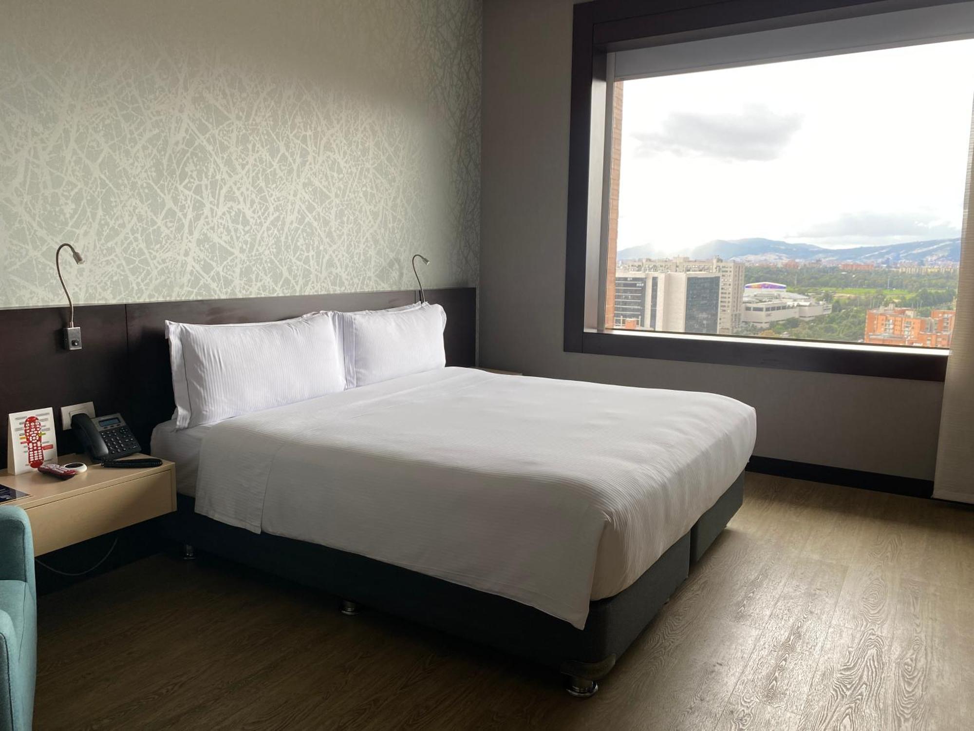 Hilton Doubletree Bogota Salitre Ar Ξενοδοχείο Εξωτερικό φωτογραφία A room at the hotel